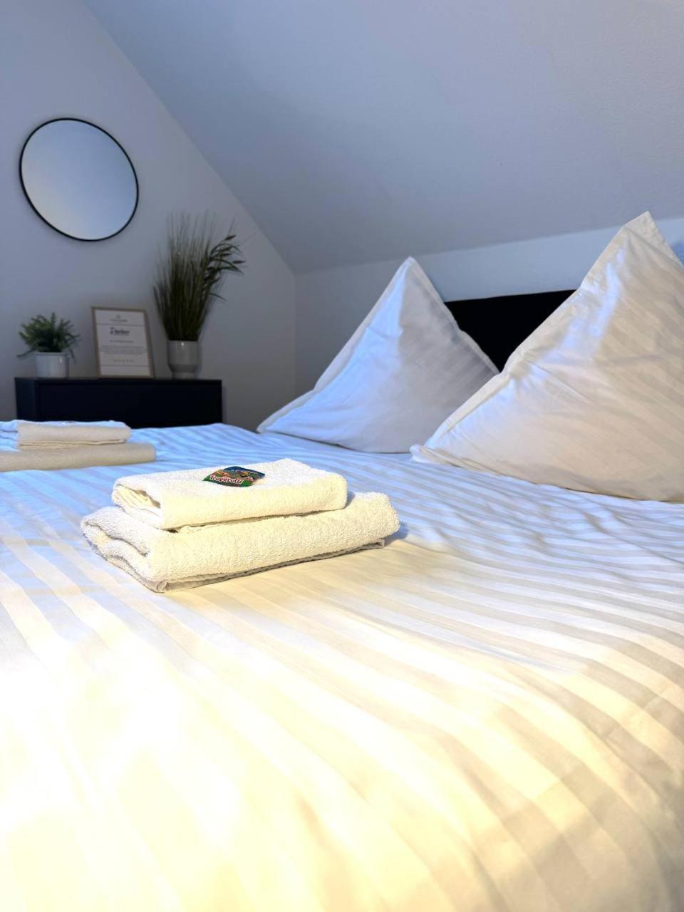 Ama Home Apartment In Hiddenhausen - Wlan, Smart-Tv - Nahe A30 & A2 - Nur 10 Min Von Herford Eksteriør billede